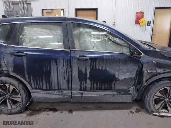 2018 Honda CR-V LX with VIN 2HKRW6H30JH227717, listed as a IAAI auction lot 41367143 with 61,529 mi miles. Bid and sale history available at carsss.com. Image 13.