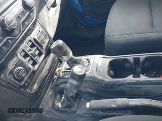 2022 Jeep Gladiator Willys z VIN 1C6JJTAM4NL130350, wystawiony jako IAAI lot #41964484 z przebiegiem Nie podano mil oraz . Historia ofert i sprzedaży dostępna na DreamBid. Obrazek 14.