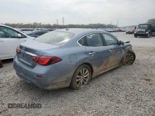 2018 Infiniti Q70 Luxe z VIN JN1BY1AP7JM180691, wystawiony jako Copart lot #50934325 z przebiegiem 44 096 mil mil oraz Szkody całkowita. Historia ofert i sprzedaży dostępna na DreamBid. Obrazek 3.