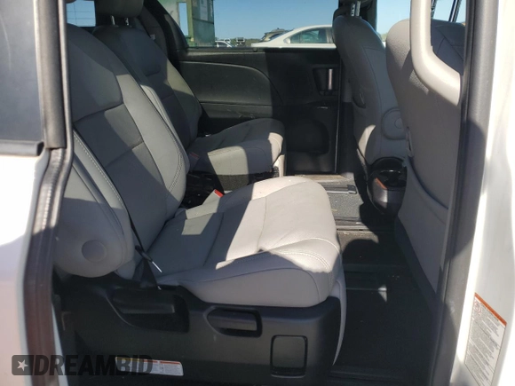 2017 Toyota Sienna XLE Auto Access Seat with VIN 5TDYZ3DC7HS810930, listed as a Copart auction lot 51924515 with 184,345 mi miles and Salvage title. Bid and sale history available at DreamBid. Image 11.