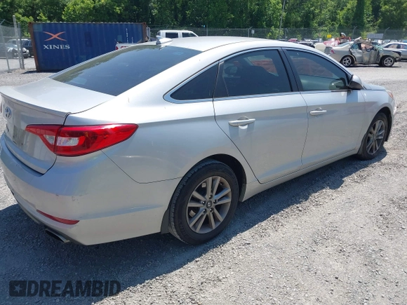 2015 Hyundai Sonata SE z VIN 5NPE24AF4FH082871, wystawiony jako IAAI lot #42415481 z przebiegiem 174 532 mil mil oraz . Historia ofert i sprzedaży dostępna na DreamBid. Obrazek 4.