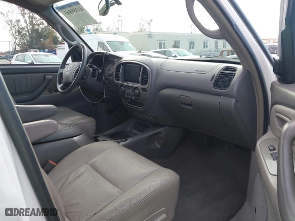2004 Toyota Sequoia Limited with VIN 5TDZT38A54S222629, listed as a IAAI auction lot 41389865 with 106,076 mi miles. Bid and sale history available at carsss.com. Image 5.