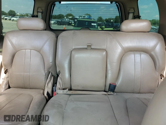 1998 Ford Expedition XLT with VIN 1FMRU17L2WLB50938, listed as a Copart auction lot 72033484 with 199,898 mi miles and Salvage Title. Bid and sale history available at carsss.com. Image 10.
