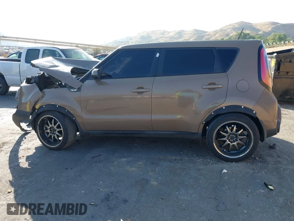 2014 Kia Soul with VIN KNDJN2A24E7064333, listed as a IAAI auction lot 40606019 with 1 mi miles. Bid and sale history available at carsss.com. Image 15.