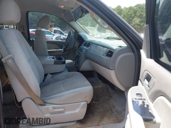 2008 Chevrolet Tahoe LS with VIN 1GNFC13C58R105676, listed as a IAAI auction lot 42603839 with 322,614 mi miles and . Bid and sale history available at DreamBid. Image 5.
