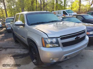 2007 Chevrolet Avalanche LS with VIN 3GNEC12017G211706, listed as a IAAI auction lot 42015650 with 1 mi miles. Bid and sale history available at carsss.com. Image 1.