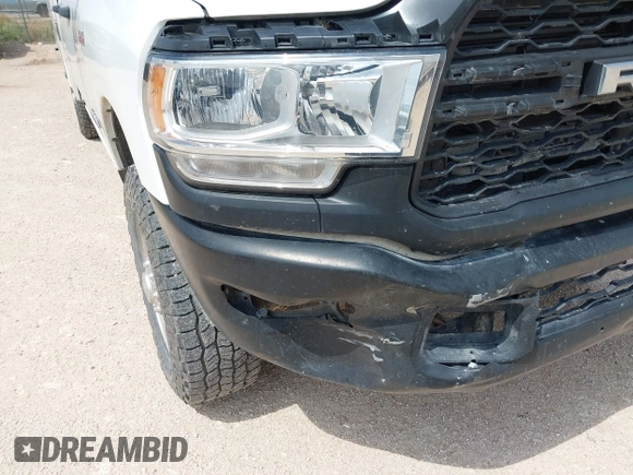 2022 Ram 2500 Tradesman with VIN 3C6UR5HJ8NG366140, listed as a IAAI auction lot 42468290 with 51,581 mi miles and . Bid and sale history available at DreamBid. Image 6.