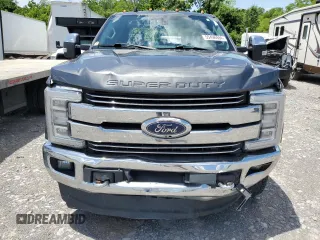 2019 Ford F-350 XL z VIN 1FT8W3DT0KEF32832, wystawiony jako Copart lot #55496984 z przebiegiem 255 549 mil mil oraz Szkoda całkowita • Salvage title. Historia ofert i sprzedaży dostępna na DreamBid. Obrazek 5.