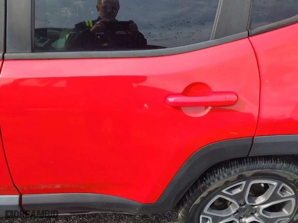 2016 Jeep Renegade Limited with VIN ZACCJADT4GPD65094, listed as a IAAI auction lot 41364080 with 133,737 mi miles. Bid and sale history available at carsss.com. Image 20.