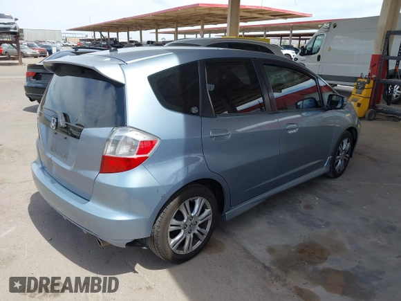 2011 Honda Fit Sport z VIN JHMGE8H54BC021562, wystawiony jako IAAI lot #42369683 z przebiegiem 176 212 mil mil oraz . Historia ofert i sprzedaży dostępna na DreamBid. Obrazek 4.