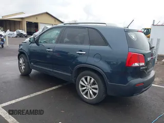 2011 Kia Sorento LX with VIN 5XYKTDA2XBG078239, listed as a IAAI auction lot 41474123 with 198,978 mi miles. Bid and sale history available at carsss.com. Image 3.
