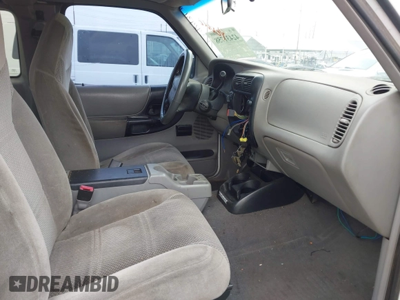 2000 Ford Ranger XLT with VIN 1FTZR15XXYPB55957, listed as a IAAI auction lot 42431758 with 349,550 mi miles and . Bid and sale history available at DreamBid. Image 5.