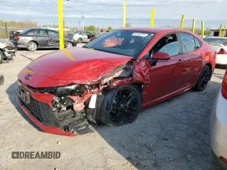 2025 Toyota Camry LE z VIN 4T1DBADK3SU015225, wystawiony jako Copart lot #54146775 z przebiegiem 5 478 mil mil oraz Szkoda całkowita • Salvage title. Historia ofert i sprzedaży dostępna na DreamBid. Obrazek 1.