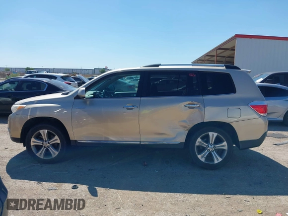 2011 Toyota Highlander Limited with VIN 5TDDK3EH8BS086668, listed as a IAAI auction lot 42071099 with 217,504 mi miles and . Bid and sale history available at DreamBid. Image 14.