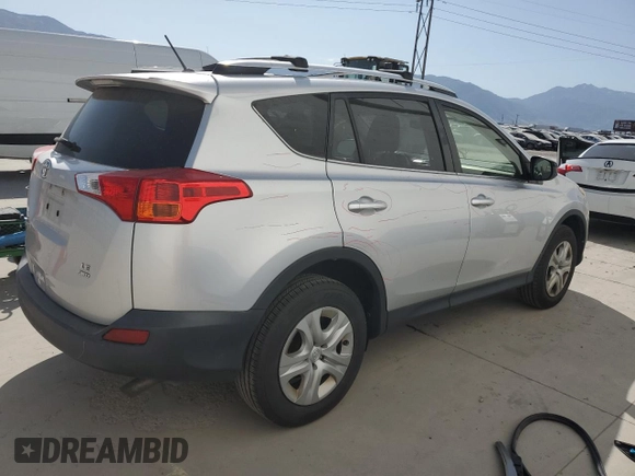 2015 Toyota RAV4 LE with VIN JTMBFREV5FD164524, listed as a Copart auction lot 61416385 with 185,933 mi miles and Salvage title. Bid and sale history available at DreamBid. Image 3.