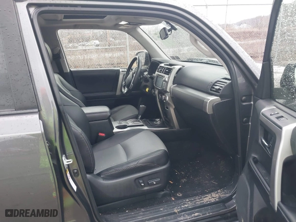 2017 Toyota 4Runner SR5 with VIN JTEBU5JR3H5421146, listed as a IAAI auction lot 41638609 with 101,535 mi miles. Bid and sale history available at carsss.com. Image 5.
