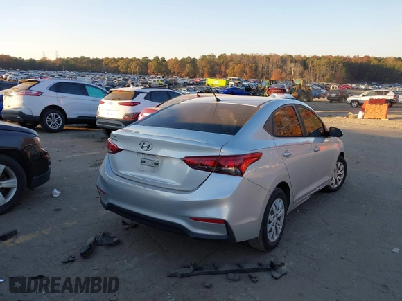 2019 Hyundai Accent SE with VIN 3KPC24A37KE059659, listed as a IAAI auction lot 41016258 with 90,266 mi miles. Bid and sale history available at carsss.com. Image 4.