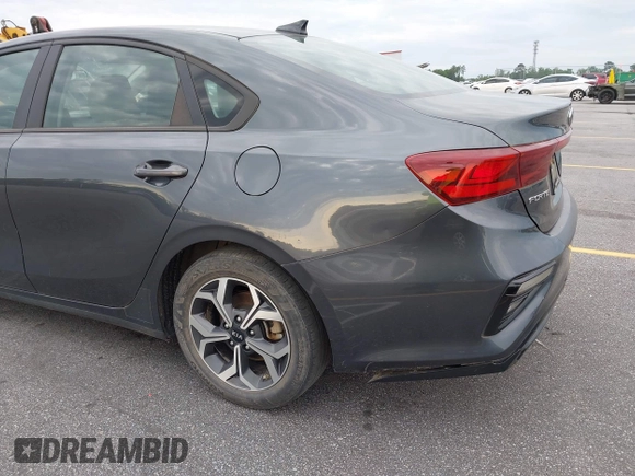 2021 Kia Forte FE with VIN 3KPF24AD1ME346570, listed as a IAAI auction lot 42216437 with 114,770 mi miles and . Bid and sale history available at carsss.com. Image 20.