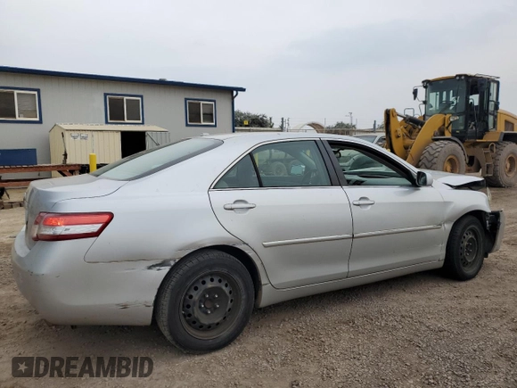 2010 Toyota Camry z VIN 4T1BF3EK0AU091358, wystawiony jako Copart lot #52010925 z przebiegiem 211 929 mil mil oraz Szkoda całkowita • Salvage title. Historia ofert i sprzedaży dostępna na DreamBid. Obrazek 3.
