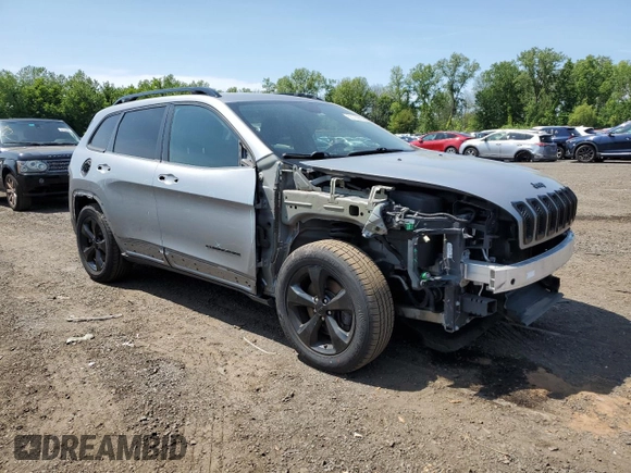2016 Jeep Cherokee Altitude with VIN 1C4PJMCB2GW225883, listed as a Copart auction lot 55726885 with 142,802 mi miles and Salvage title. Bid and sale history available at DreamBid. Image 4.
