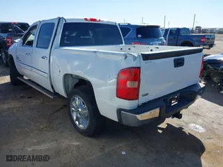2012 Chevrolet Silverado 1500 LT with VIN 3GCPCSE01CG114504, listed as a IAAI auction lot 41850195 with 165,930 mi miles. Bid and sale history available at carsss.com. Image 3.