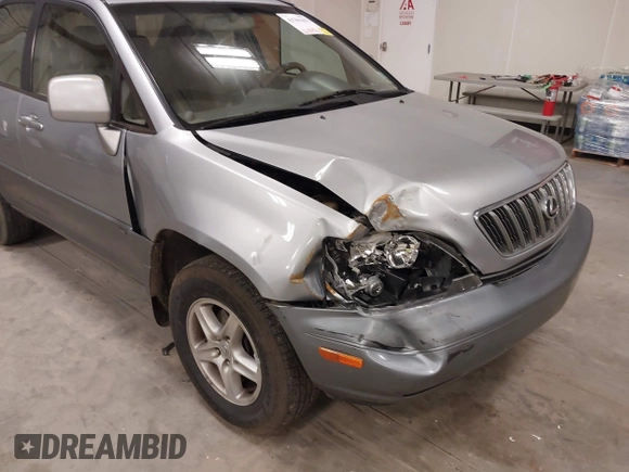 2002 Lexus RX with VIN JTJHF10U020292307, listed as a IAAI auction lot 41703412 with 221,843 mi miles and . Bid and sale history available at carsss.com. Image 17.