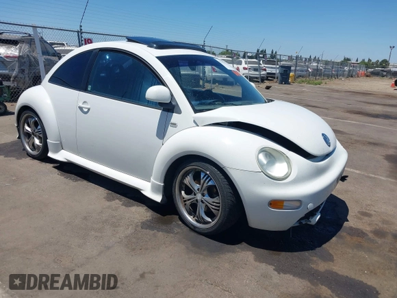 1999 Volkswagen Beetle GLS with VIN 3VWCC21C9XM451389, listed as a IAAI auction lot 42542673 with 162,062 mi miles and . Bid and sale history available at DreamBid. Image 1.