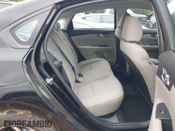 2021 Kia Forte LXS с VIN 3KPF24AD8ME265680, выставлен на аукционе IAAI как лот 42369530 с пробегом 76 678 миль миль и . История ставок и продаж доступна на DreamBid. Изображение 8.