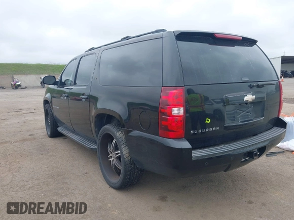 2008 Chevrolet Suburban LTZ with VIN 1GNFK163X8R216285, listed as a IAAI auction lot 41726057 with 1 mi miles. Bid and sale history available at carsss.com. Image 3.