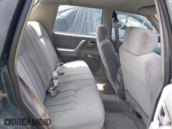 1996 Oldsmobile Cutlass Ciera 1SA VX5 z VIN 1G3AJ55M5T6418193, wystawiony jako IAAI lot #42361441 z przebiegiem 193 675 mil mil oraz . Historia ofert i sprzedaży dostępna na DreamBid. Obrazek 8.