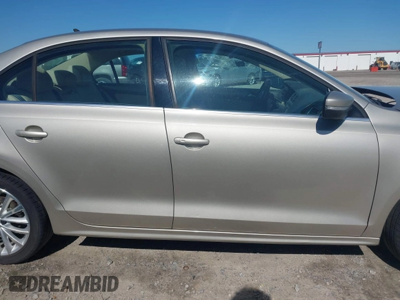 2013 Volkswagen Jetta TDI w/Premium/Nav with VIN 3VWLL7AJXDM233999, listed as a IAAI auction lot 42126691 with 151,658 mi miles and . Bid and sale history available at DreamBid. Image 14.