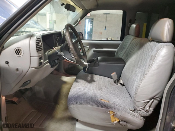 1998 Chevrolet C/K 1500 with VIN 1GCEC19M1WE128395, listed as a Copart auction lot 46939195 with 105,996 mi miles and Salvage Title. Bid and sale history available at carsss.com. Image 7.