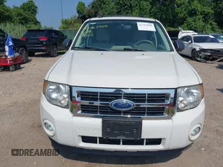 2011 Ford Escape XLT z VIN 1FMCU9DG3BKB69543, wystawiony jako IAAI lot #42763900 z przebiegiem 82 676 mil mil oraz . Historia ofert i sprzedaży dostępna na DreamBid. Obrazek 6.