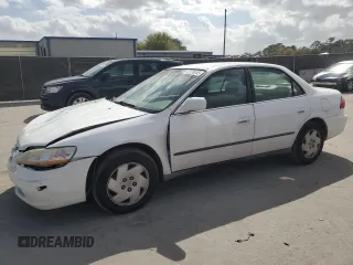 1998 Honda Accord LX z VIN 1HGCG1644WA048789, wystawiony jako Copart lot #47776345 z przebiegiem 204 163 mil mil oraz Nie do naprawy • Non repairable. Historia ofert i sprzedaży dostępna na DreamBid. Obrazek 1.