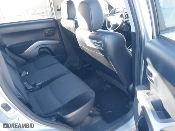 2010 Mitsubishi Outlander SE with VIN JA4AS3AW4AZ009939, listed as a IAAI auction lot 41689188 with 144,480 mi miles. Bid and sale history available at carsss.com. Image 8.
