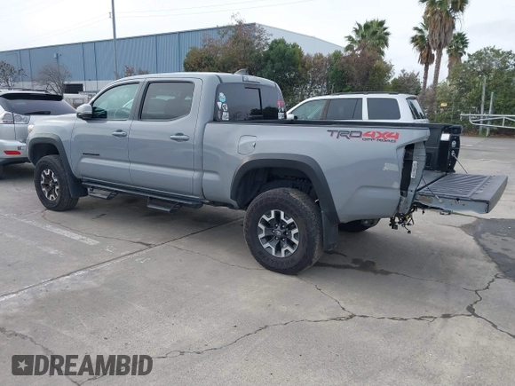2021 Toyota Tacoma 4WD SR5 with VIN 3TMDZ5BN8MM114229, listed as a IAAI auction lot 41583843 with 46,927 mi miles. Bid and sale history available at carsss.com. Image 3.