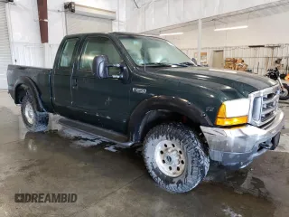 2001 Ford Super Duty F-250 XL with VIN 1FTNX21L91EC26077, listed as a Copart auction lot 71952324 with 221,340 mi miles and Salvage Title. Bid and sale history available at carsss.com. Image 4.