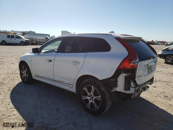 2015 Volvo XC60 T6 Drive-E with VIN YV449MDK1F2704762, listed as a Copart auction lot 72141943 with 92,083 mi miles. Bid and sale history available at carsss.com. Image 2.