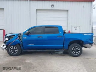 2017 Toyota Tundra 4WD SR5 with VIN 5TFDW5F13HX661540, listed as a IAAI auction lot 41865611 with 177,243 mi miles. Bid and sale history available at carsss.com. Image 15.