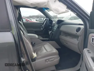 2011 Honda Pilot EX-L with VIN 5FNYF4H59BB042308, listed as a IAAI auction lot 41635511 with 196,736 mi miles and . Bid and sale history available at carsss.com. Image 5.