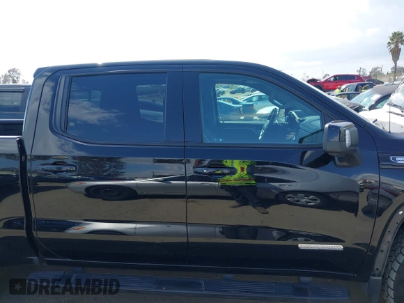 2022 GMC Sierra 1500 with VIN 1GTUUCET2NZ586441, listed as a IAAI auction lot 41957483 with 68,095 mi miles and . Bid and sale history available at DreamBid. Image 14.