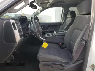 2016 GMC Sierra 2500HD SLE z VIN 1GT12SEGXGF265919, wystawiony jako Copart lot #82118884 z przebiegiem 113 066 mil mil oraz Szkoda całkowita • Salvage title. Historia ofert i sprzedaży dostępna na DreamBid. Obrazek 7.