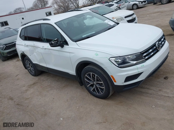 2021 Volkswagen Tiguan S with VIN 3VV0B7AX5MM071469, listed as a IAAI auction lot 41716496 with 38,213 mi miles. Bid and sale history available at carsss.com. Image 1.