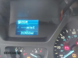 2018 Ford Transit Passenger XL z VIN 1FBAX2CM8JKA03622, wystawiony jako IAAI lot #41571449 z przebiegiem 313 553 mil mil oraz . Historia ofert i sprzedaży dostępna na DreamBid. Obrazek 15.