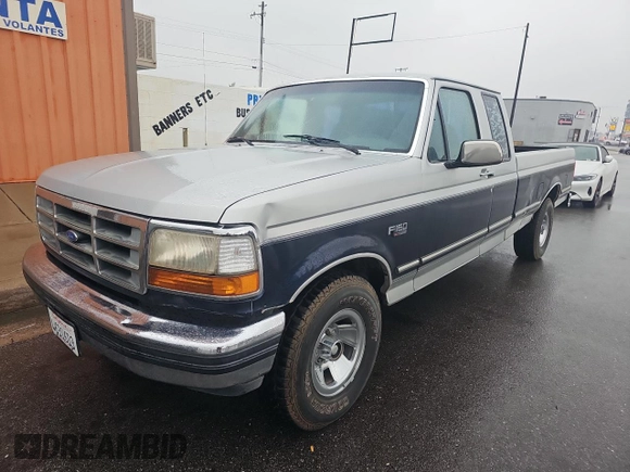 1992 Ford F-150 with VIN 1FTEX15H5NKA35781, listed as a Copart auction lot 48260665 with 162,014 mi miles and Clean Title. Bid and sale history available at carsss.com. Image 2.