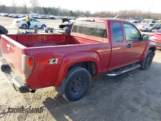 2004 Chevrolet Colorado LS Z71 with VIN 1GCDT196348221427, listed as a IAAI auction lot 41546971 with 114,467 mi miles. Bid and sale history available at carsss.com. Image 4.