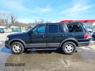 2004 Ford Expedition Special Service with VIN 1FMPU16L44LA17586, listed as a IAAI auction lot 41619534 with 140,299 mi miles. Bid and sale history available at carsss.com. Image 15.