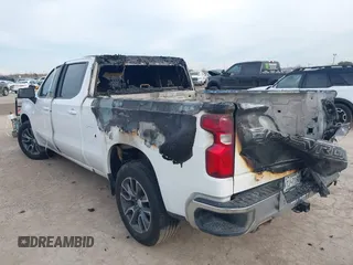 2019 Chevrolet Silverado 1500 LT with VIN 3GCUYDED7KG156676, listed as a IAAI auction lot 41329709 with 125,990 mi miles. Bid and sale history available at carsss.com. Image 3.