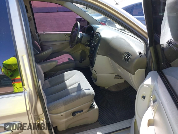2005 Dodge Caravan SXT with VIN 1D4GP45R35B160641, listed as a IAAI auction lot 42132099 with 196,731 mi miles and . Bid and sale history available at carsss.com. Image 5.