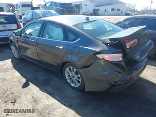 2019 Ford Fusion Hybrid SE with VIN 3FA6P0LU1KR235021, listed as a IAAI auction lot 41660786 with 93,331 mi miles. Bid and sale history available at carsss.com. Image 3.